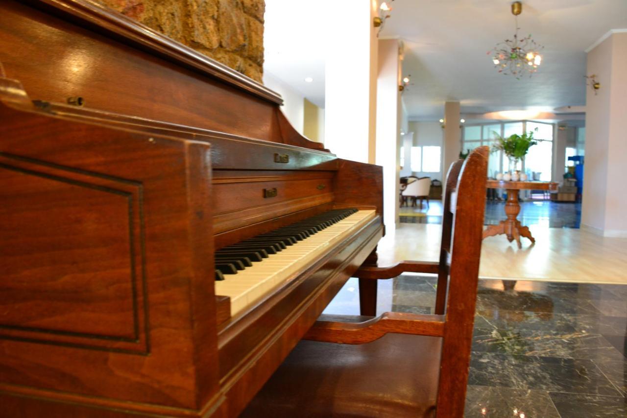 Golden Alexandros Hotel コルフ島 エクステリア 写真